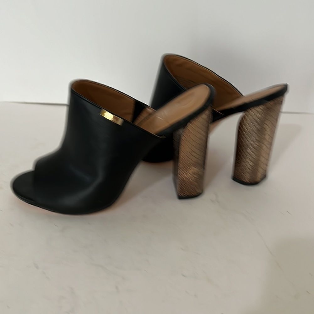 Calvin Klein Jennalyn Black Leather Metallic Gold High Heel Mules Size 9 - Picture 4 of 5